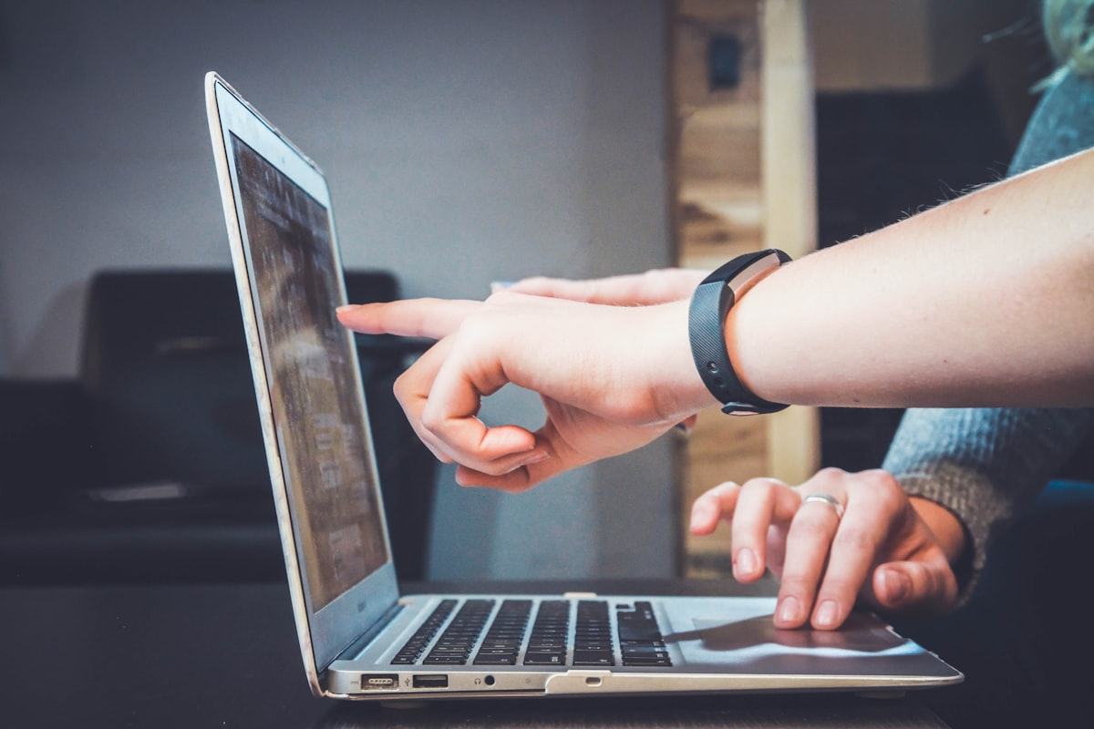 Meta Pixel vs Google Analytics vs Intent Scoring